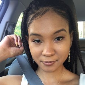 Meet your Posher, Alexus